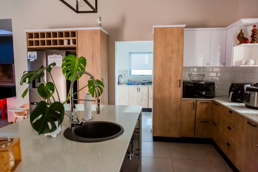 3 Bedroom Property for Sale in Blue Lagoon Western Cape